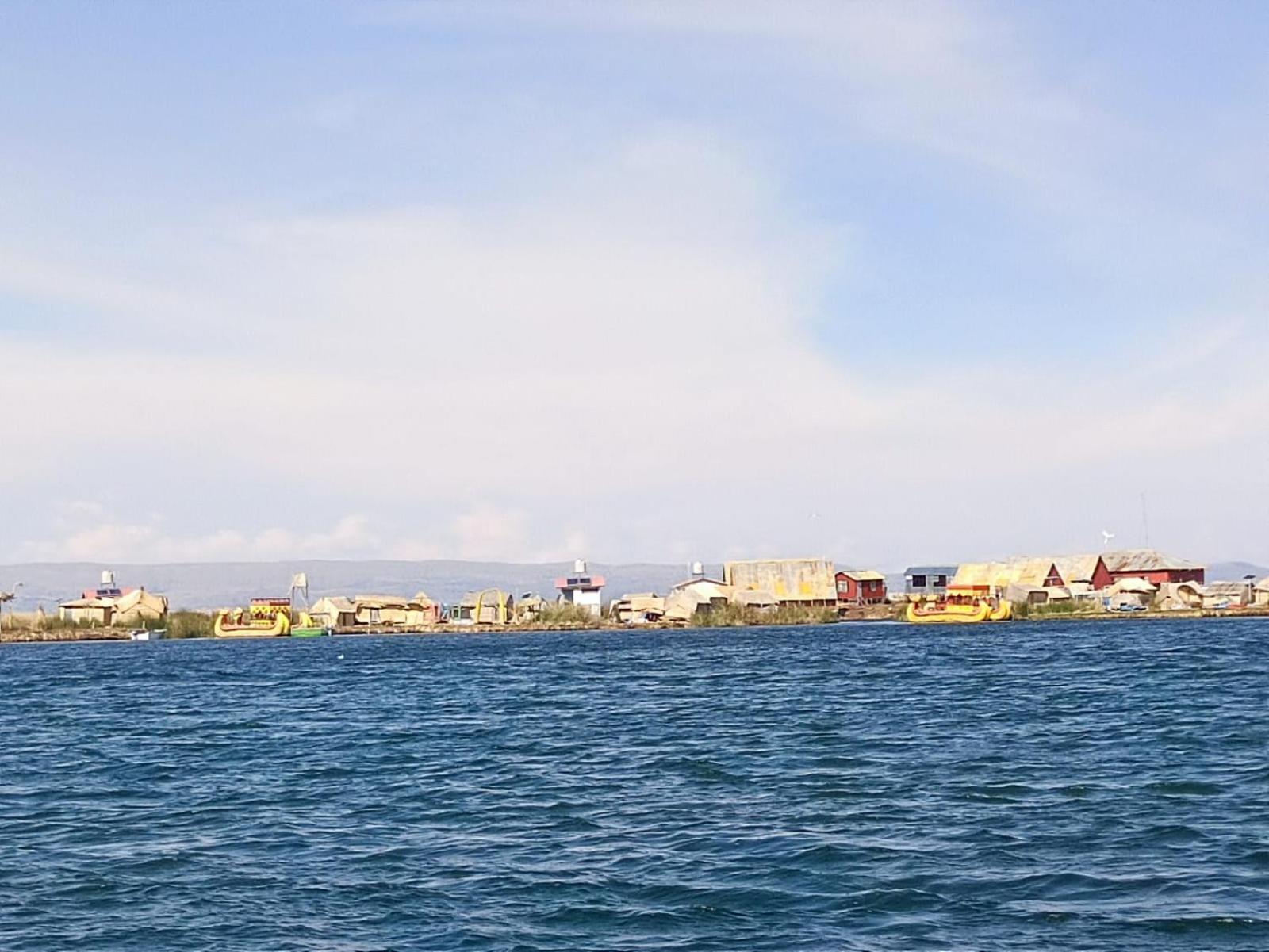 Hostal Vista Al Lago Titicaca Puno Exterior photo