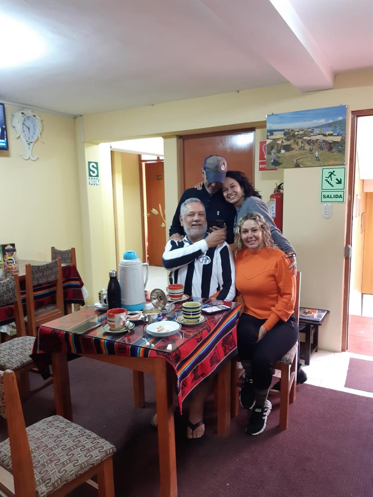 Hostal Vista Al Lago Titicaca Puno Exterior photo