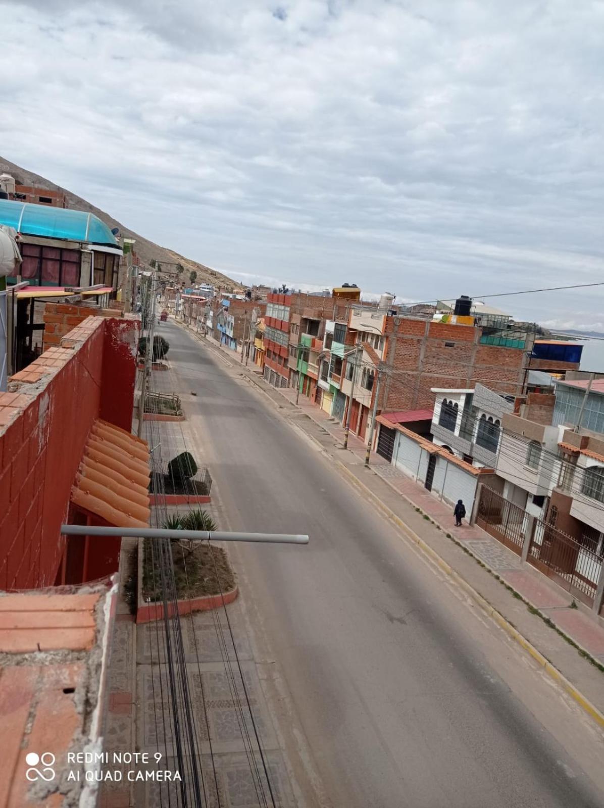 Hostal Vista Al Lago Titicaca Puno Exterior photo