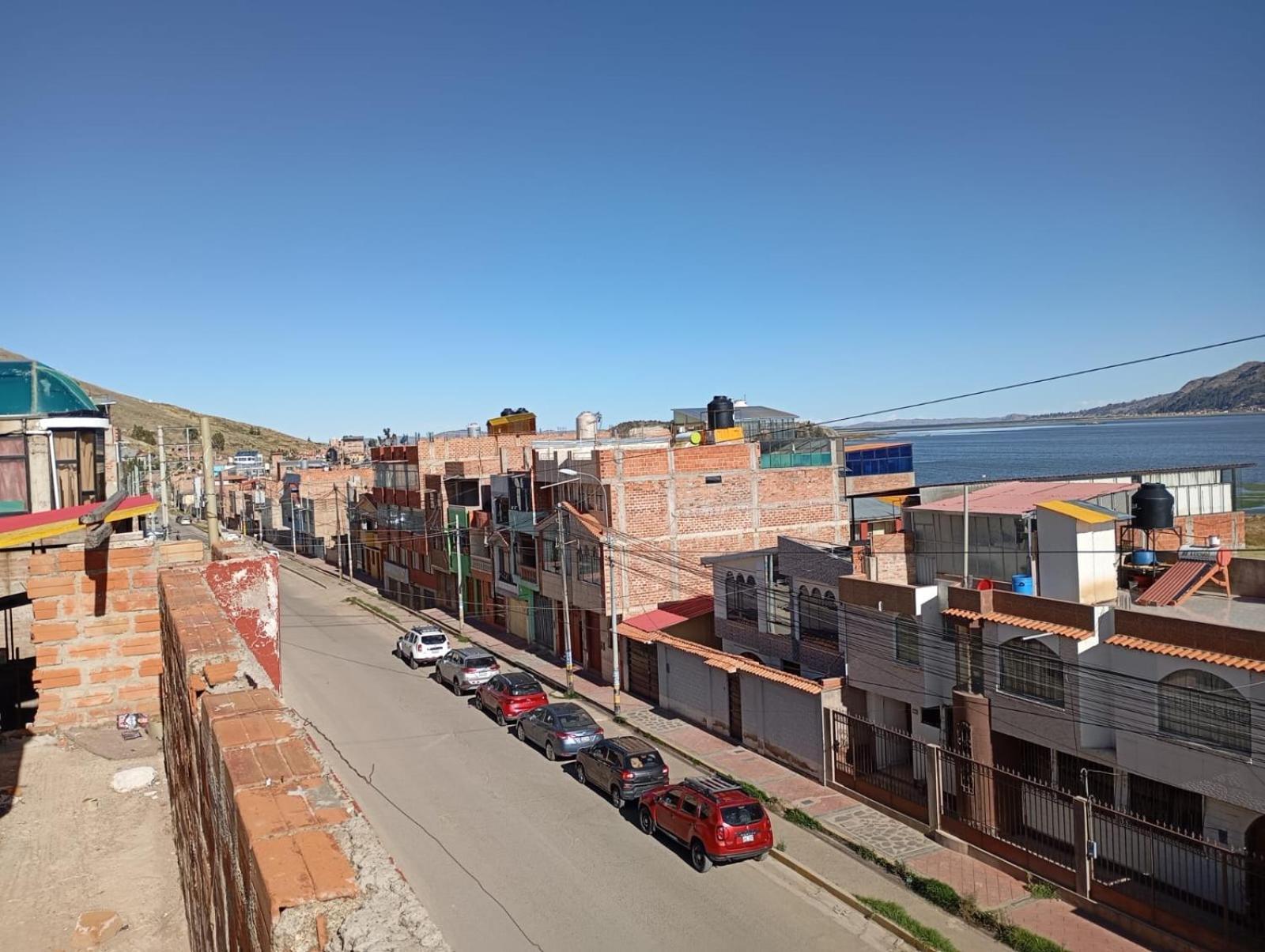 Hostal Vista Al Lago Titicaca Puno Exterior photo